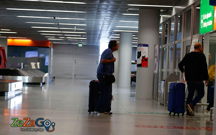 המסלול הירוק והמסלול האדום בשדה התעופה ורשה בפולין